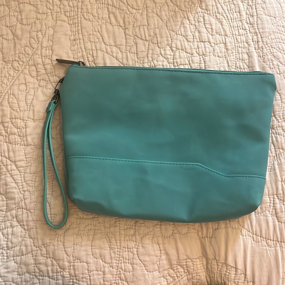 Large wristlet